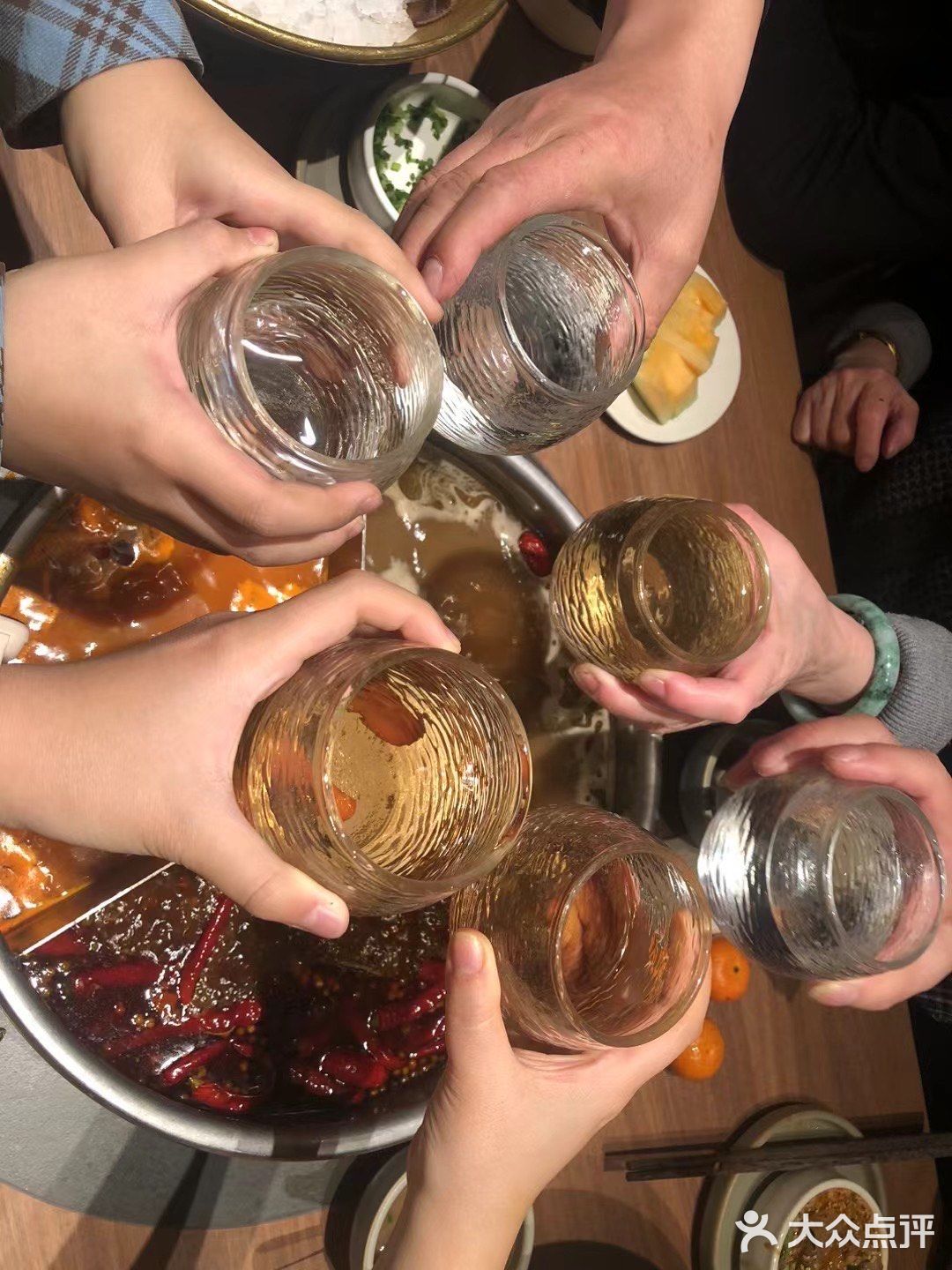 今天火锅吃撑了，超满足
