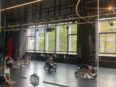 -懒人Club运动健身·运动康复·私教(卓越时代广场店)