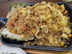 西班牙菠萝海鲜炒饭-唯语西餐厅(坦洲店)