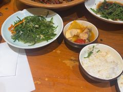 -老滇山寨•云南特色菜•地方菜•民族风情歌舞表演(金碧店)