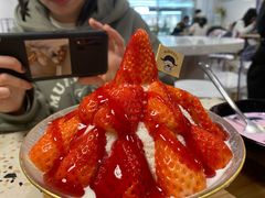 草莓雪花冰-MINIPOPO鲜奶·甜品(宽厚里店)