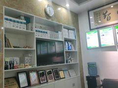 -雅致口腔门诊部(五羊邨地铁店)