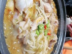 -极有家小鱼小鸡石锅煲(佳兆业店)