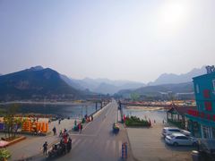 -百里峡七彩艺术小镇