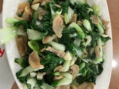 小白菜炒油渣-阿木怪味牛骨头