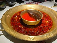 麻辣牛蛙罗宋汤锅底-哥老官重庆美蛙鱼头(日月光店)