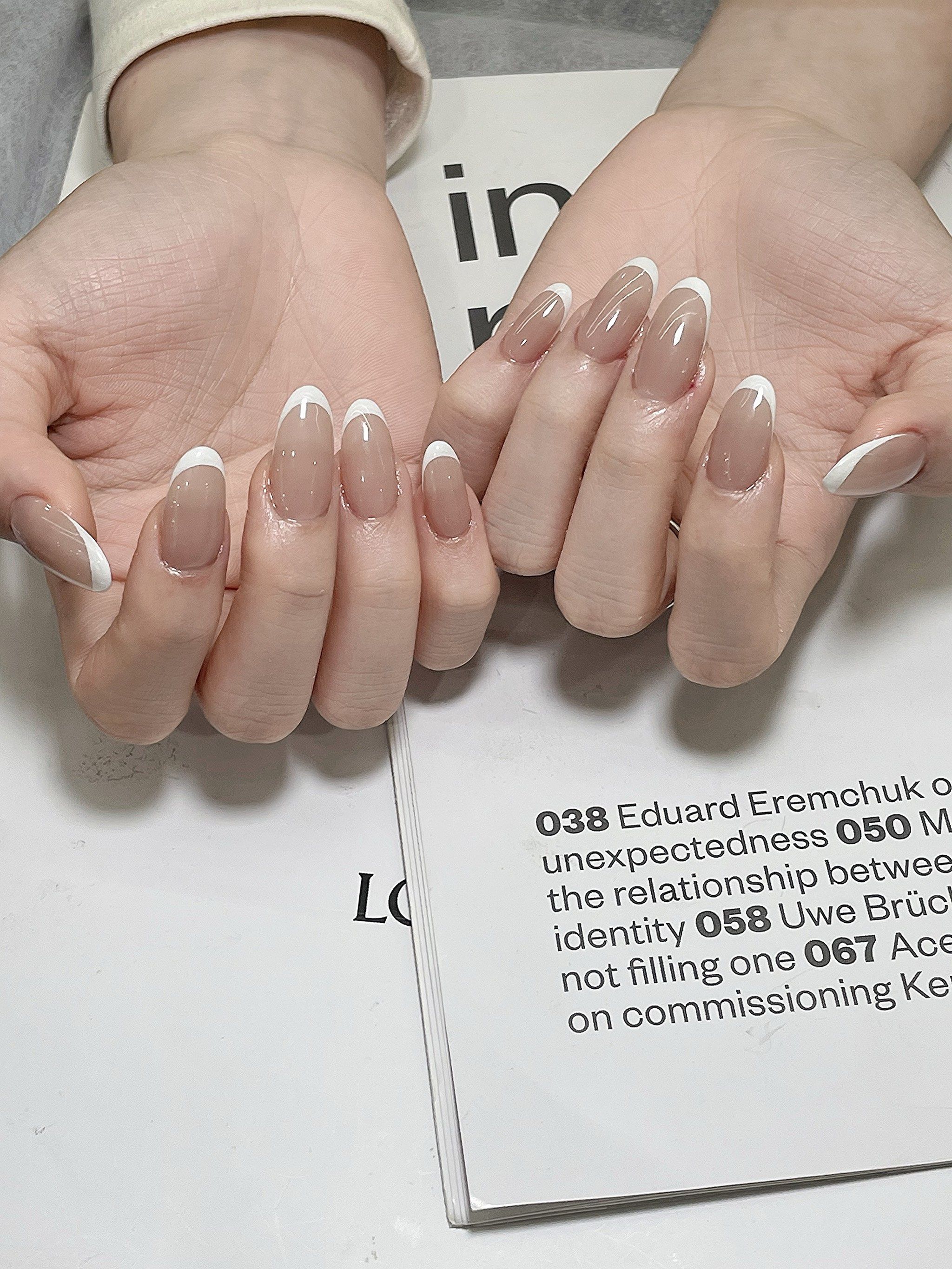 简约百搭的法式美甲 绝绝子