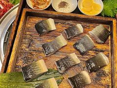 -围炉肉舍•炭烤活鳗•丹东海鲜烤肉(步行街店)