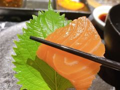 三文鱼刺身-山川小町·极番烧肉(新地假日广场店)
