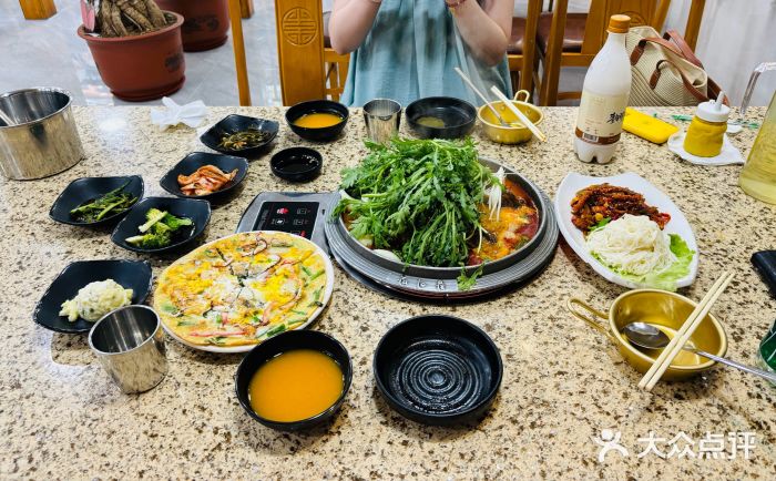真利味·脊骨火锅·正宗韩国料理(韩乐坊店)图片