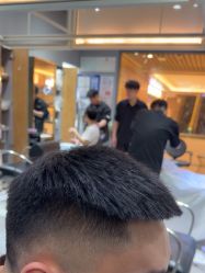 -苑苑发型设计