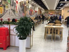 大堂-江城燕子大排档(江汉路步行街店)