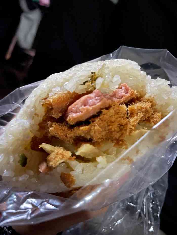 久违的秋英饭团,以前在那附近上班,经常跟同事中午都要买个当下午茶