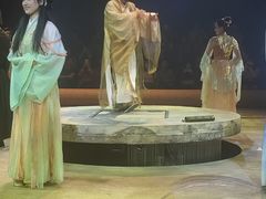 -瑞虹新天地月亮湾