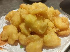 软炸虾仁-闫府私房菜·百年鲁菜(恒隆店)