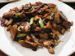 腊肉炒牛肝菌-翕庐小苑