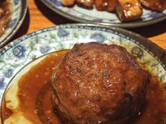咸蛋黄狮子头-老外婆本帮面(塔城路店)