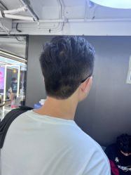 -藤野造型烫发染发