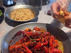 -巴厘龙虾·榜首油焖大虾(音乐学院·沿江酒馆店)
