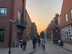 -钟书阁(松江泰晤士小镇店)