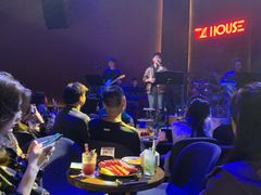 -TZ House音乐现场(来福士中心店)