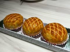 酥皮水牛奶菠萝包-陶陶居酒家(新天地店)