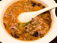 秘制酸汤肥牛-鹿港小镇(悠唐店)