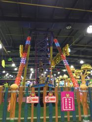 -维佳童话镇演出现场(徐东店)