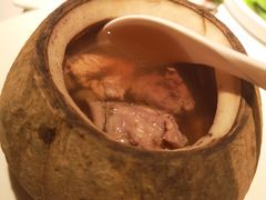 椰子八宝鸡汤-闻见中国海南菜(K11店)