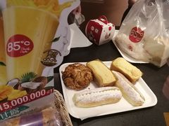-85度C(生甜甜圈研究工坊·上海松江人民北路店)
