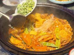 -鱼窝棚柴火铁锅炖(富山屯店)