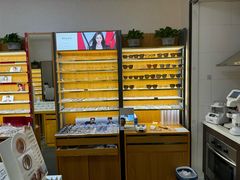 -优医视平价眼镜蔡司依视路折扣工厂店(十里堡店)