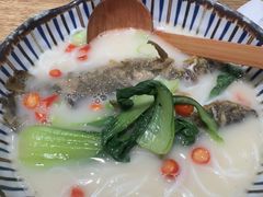 黄鸭叫-鲜越鲜鱼粉(财富购物中心店)