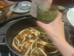鸭架菌菇汤-三人行骨头王火锅(长寿店)