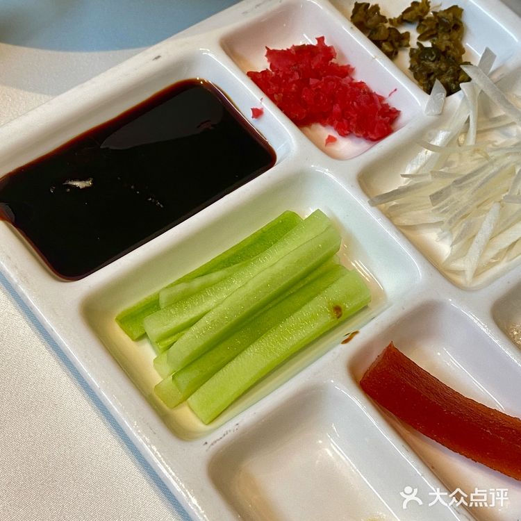 在四季民福烤鸭店，我准确的知道了豆汁的味道[笑哭][笑哭]