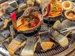 -围炉肉舍•炭烤活鳗•丹东海鲜烤肉(步行街店)