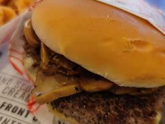 蘑菇芝士汉堡-FATBURGER 特富客汉堡(外交公寓店)