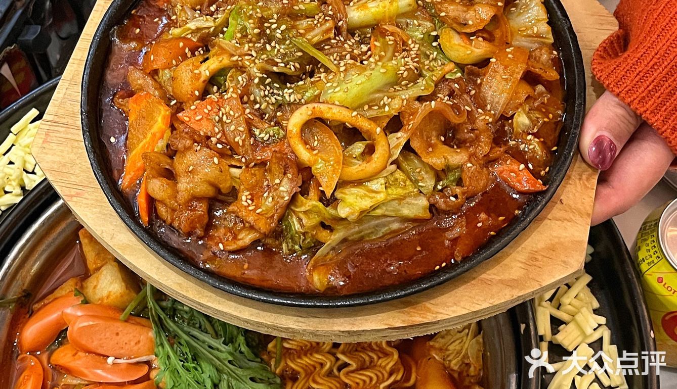 超有🇰🇷韩式氛围的年糕火锅&鱼饼汤！🐟我太爱了