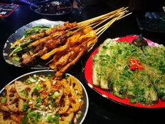 -何师烧烤·香辣蟹·川菜·30年老品牌(太古里旗舰店)