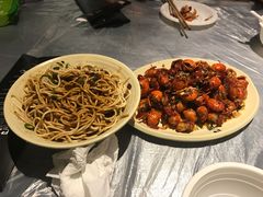 -巴厘龙虾·榜首油焖大虾(音乐学院·沿江酒馆店)