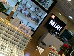 -MiRi眼镜连锁·蔡司·尼康控优点合作店(莘庄店)