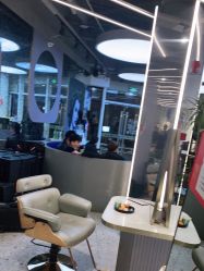 -PE SALON 