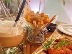 -Mark&Mars Restaurant