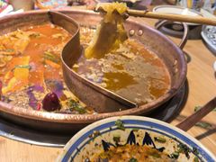 -洱火云南酸菜牛肉火锅(石景山当代商城店)