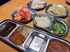 -唯成•韩国炭火烤肉 유성고기
