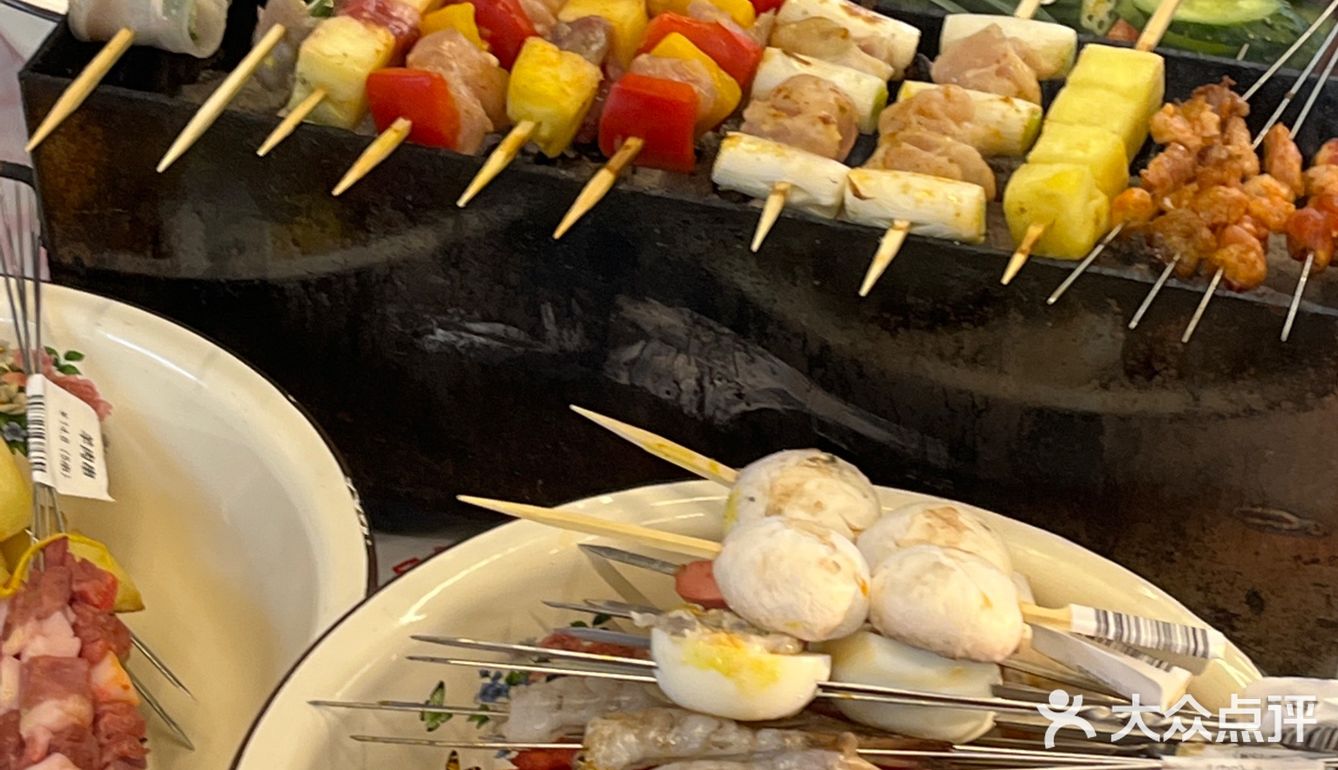 光谷赶紧冲！！室内自助烧烤🥓想吃啥拿啥，也太爽了呜呜呜