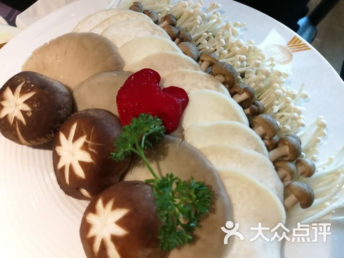 严厨老坛酸菜鱼(苏州中心店)-菌菇拼盘图片-苏州美食-大众点评网