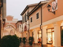 -佛罗伦萨小镇广佛名品奥特莱斯(疏港路店)