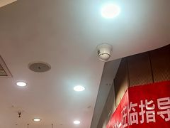 -咿呀口腔(光谷分院)