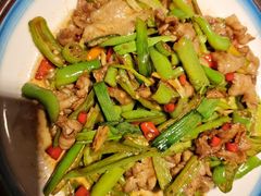 -靠山屯东北农家菜(八龙桥雅苑店)